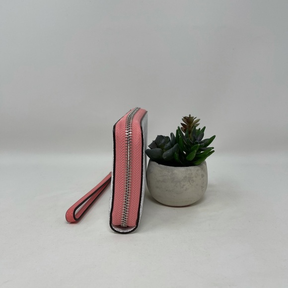 Michael Kors JST Large MF Flat Phone Wallet - Picture 2 of 8